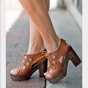FREE PEOPLE FARRAH PLATFORM CLOG SANDAL
